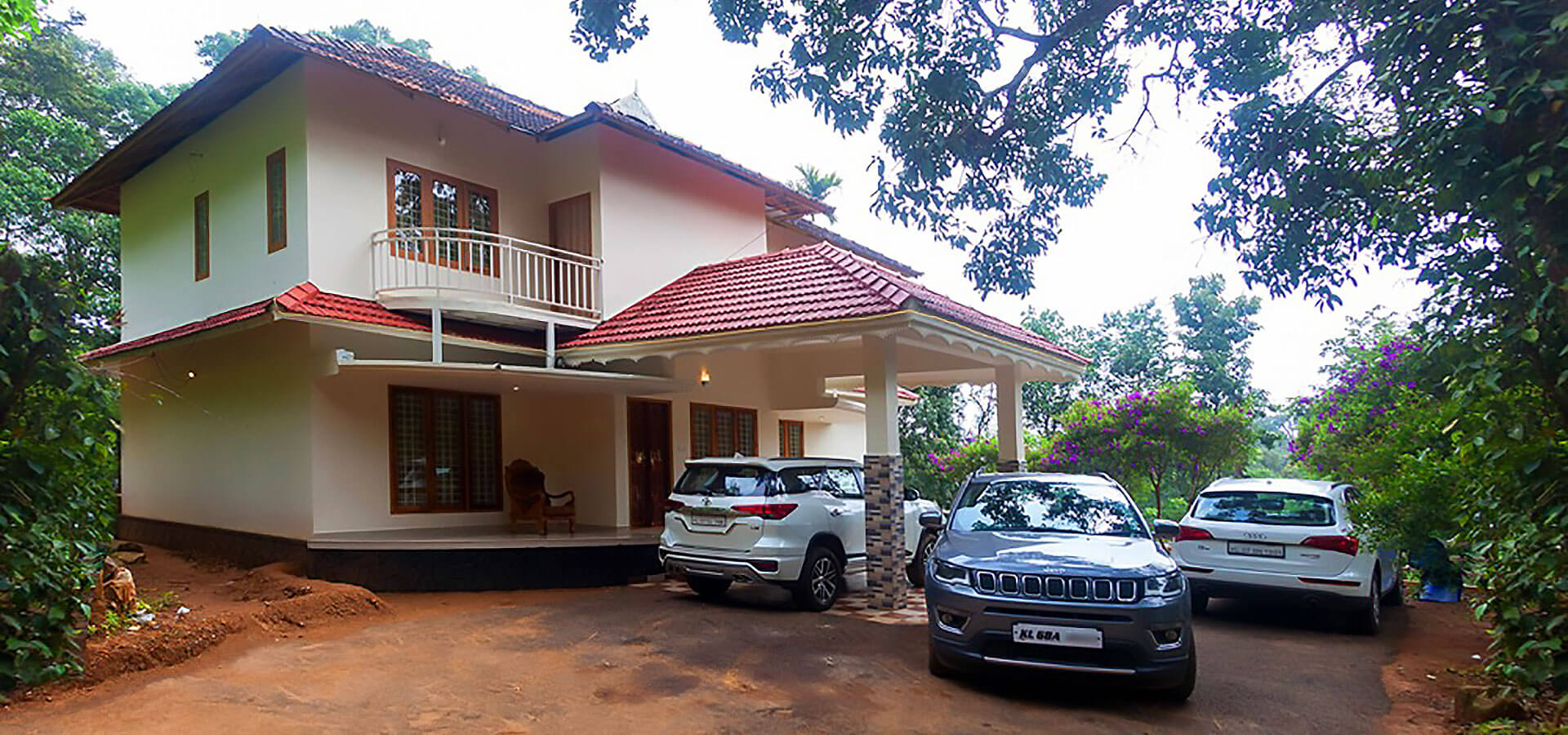 emarald-munnar-01